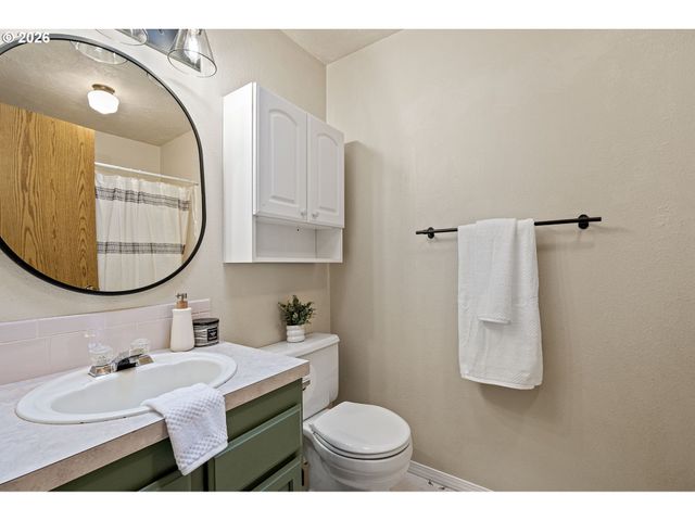 3361 HONEYWOOD St, Eugene, OR 97408