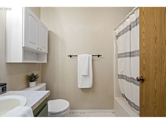 3361 HONEYWOOD St, Eugene, OR 97408