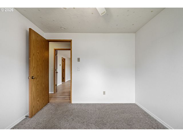 3361 HONEYWOOD St, Eugene, OR 97408