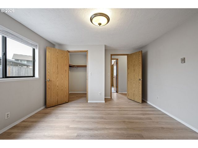 3361 HONEYWOOD St, Eugene, OR 97408