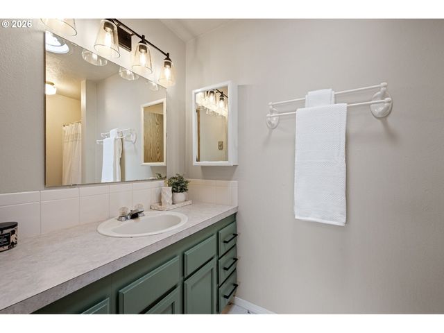 3361 HONEYWOOD St, Eugene, OR 97408