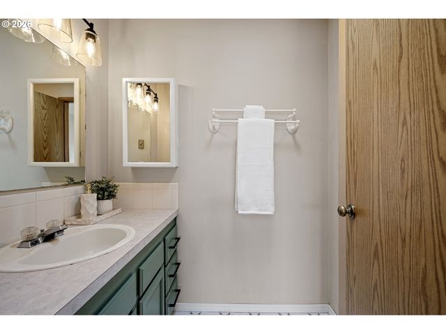3361 HONEYWOOD St, Eugene, OR 97408
