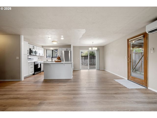 3361 HONEYWOOD St, Eugene, OR 97408