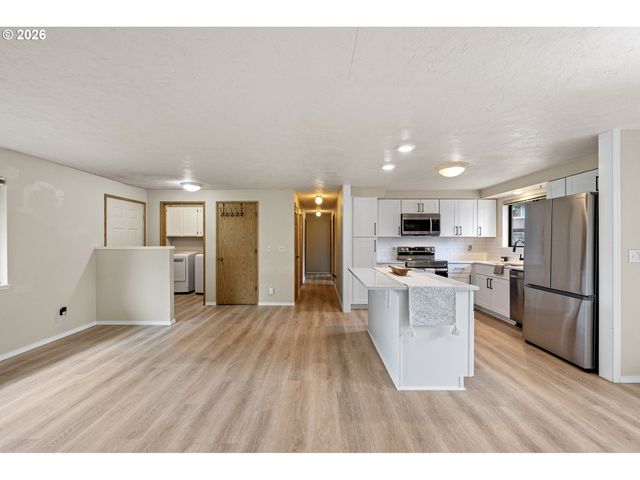 3361 HONEYWOOD St, Eugene, OR 97408