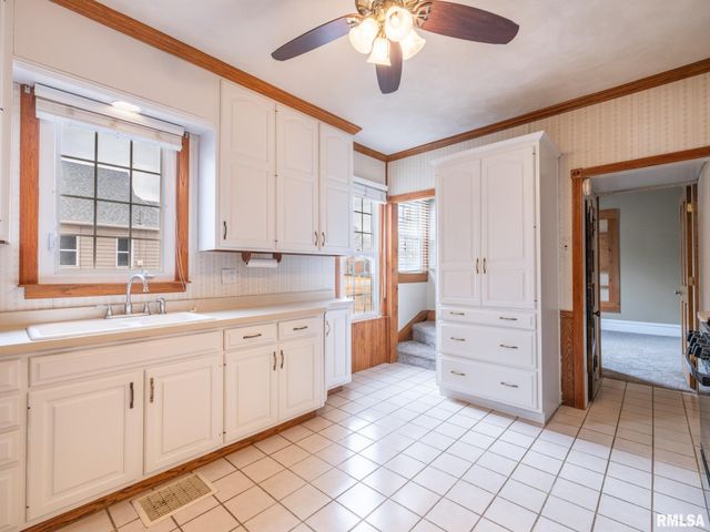 303 N HARRISON Street, Bartonville, IL 61607