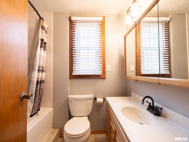 303 N HARRISON Street, Bartonville, IL 61607