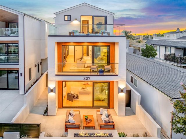 307 14th Street, Huntington Beach, CA 92648