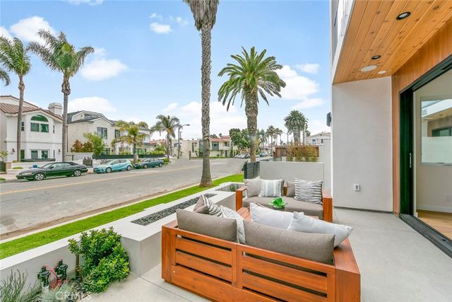 307 14th Street, Huntington Beach, CA 92648
