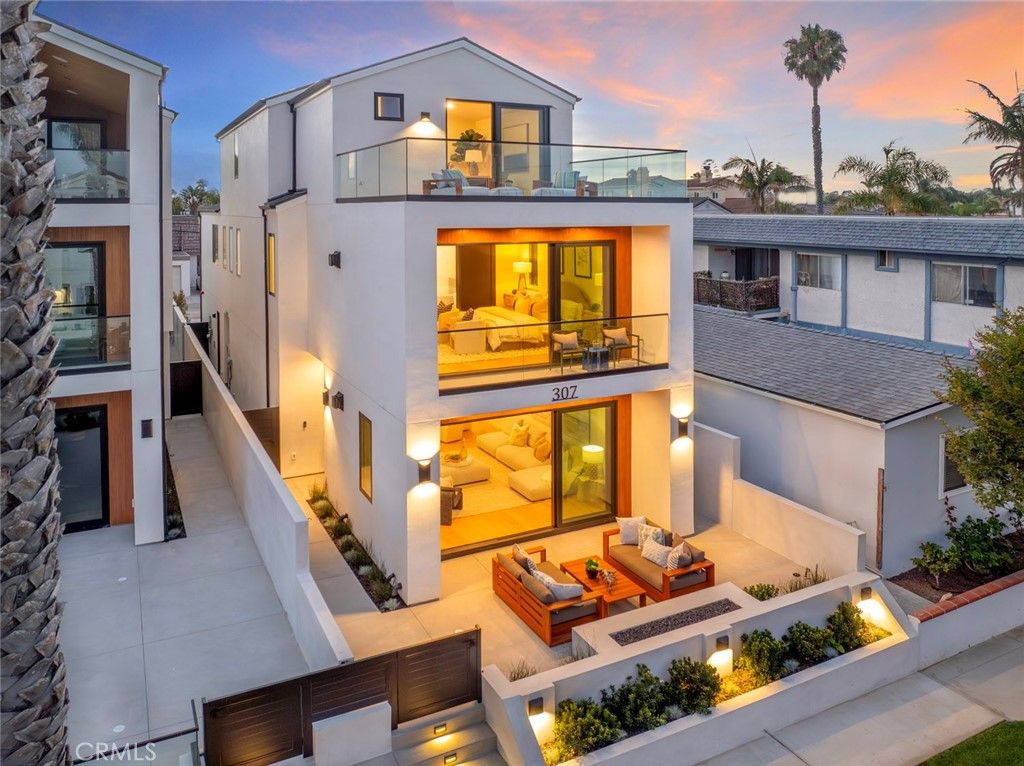 307 14th Street, Huntington Beach, CA 92648