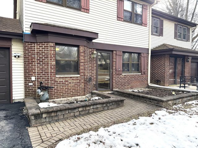 23W447 Greenbriar Drive, Naperville, IL 60540