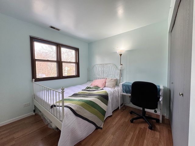 23W447 Greenbriar Drive, Naperville, IL 60540