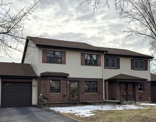 23W447 Greenbriar Drive, Naperville, IL 60540