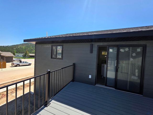 910 TOP O' HILL AVE, Hill City, SD 57745