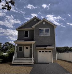 35 Bedford Street, Wyandanch, NY 11798