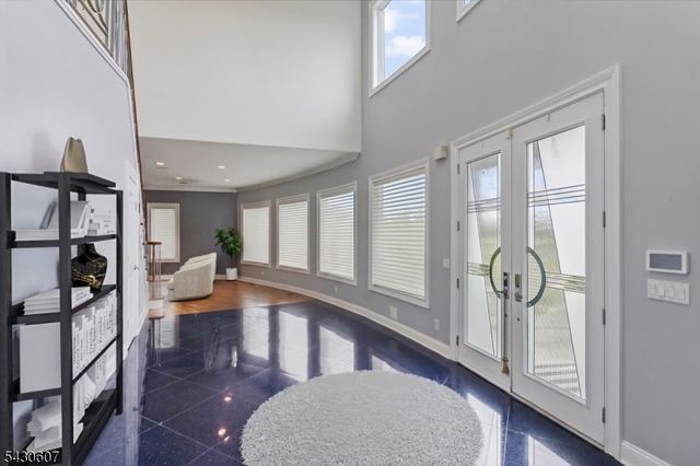 47 Mountainwood Ct, Totowa Boro, NJ 07512