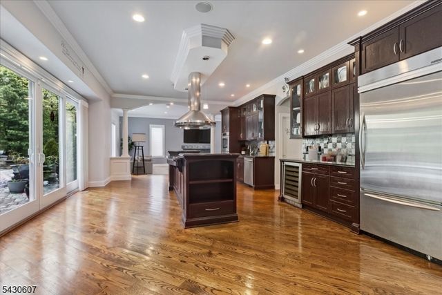 47 Mountainwood Ct, Totowa Boro, NJ 07512