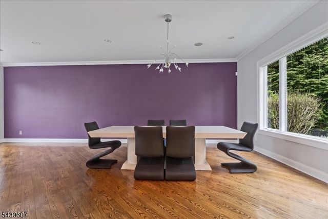 47 Mountainwood Ct, Totowa Boro, NJ 07512