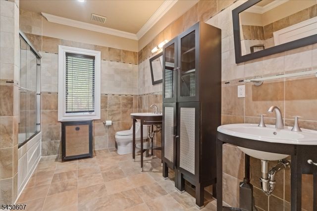 47 Mountainwood Ct, Totowa Boro, NJ 07512