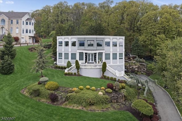 47 Mountainwood Ct, Totowa Boro, NJ 07512