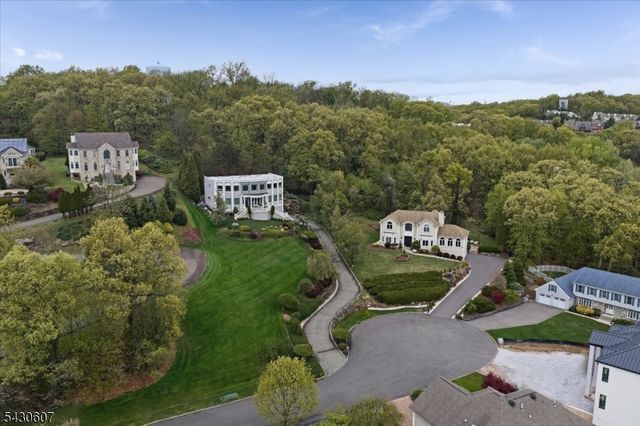 47 Mountainwood Ct, Totowa Boro, NJ 07512