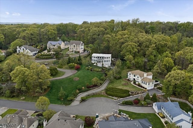 47 Mountainwood Ct, Totowa Boro, NJ 07512
