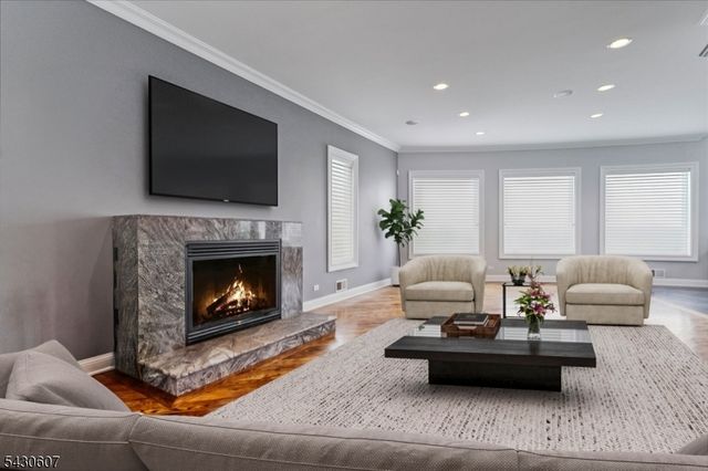 47 Mountainwood Ct, Totowa Boro, NJ 07512
