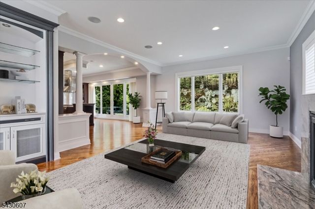 47 Mountainwood Ct, Totowa Boro, NJ 07512