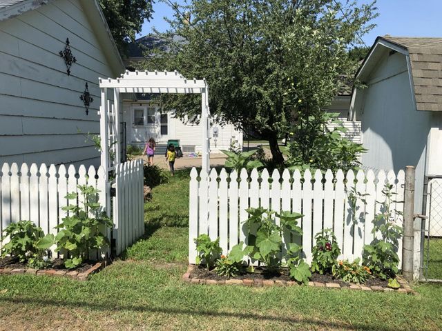 510 S Elizabeth, Wichita, KS 67213