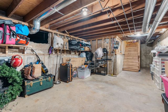 933 N Midlothian Road, Mundelein, IL 60060