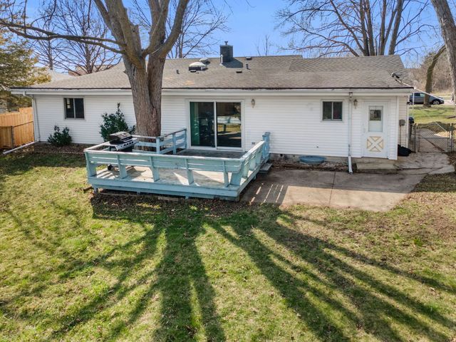 933 N Midlothian Road, Mundelein, IL 60060