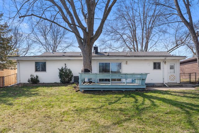 933 N Midlothian Road, Mundelein, IL 60060