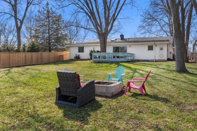 933 N Midlothian Road, Mundelein, IL 60060