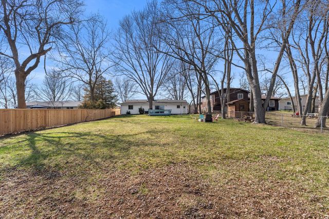 933 N Midlothian Road, Mundelein, IL 60060