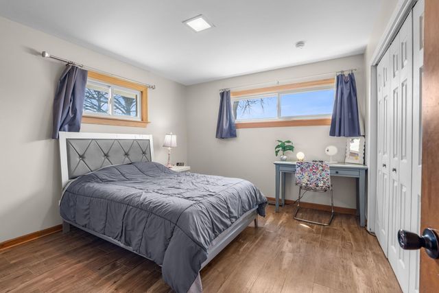 933 N Midlothian Road, Mundelein, IL 60060