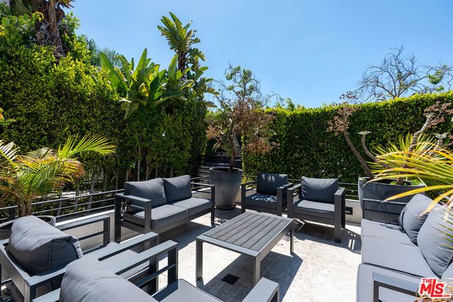 6241 Drexel Avenue, Los Angeles, CA 90048