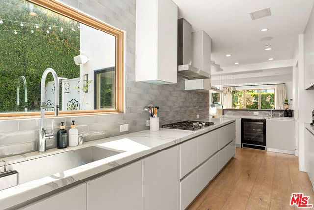 6241 Drexel Avenue, Los Angeles, CA 90048
