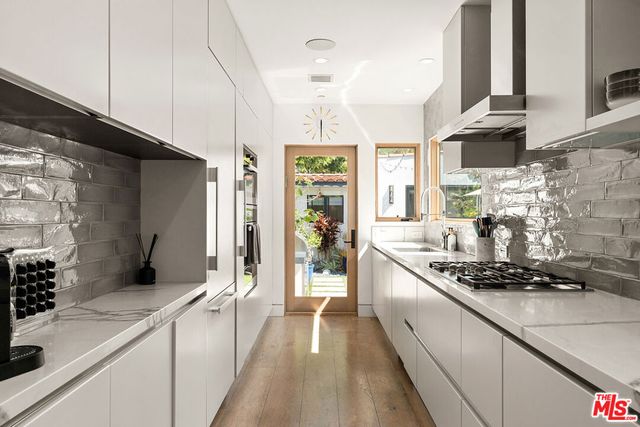 6241 Drexel Avenue, Los Angeles, CA 90048