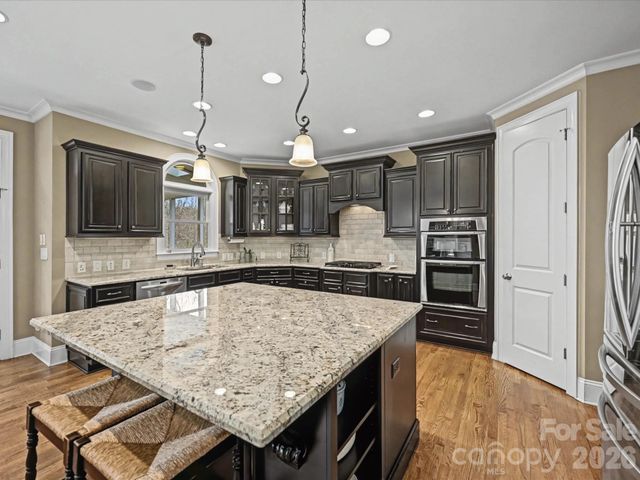 1005 Westbury Drive, Matthews, NC 28104