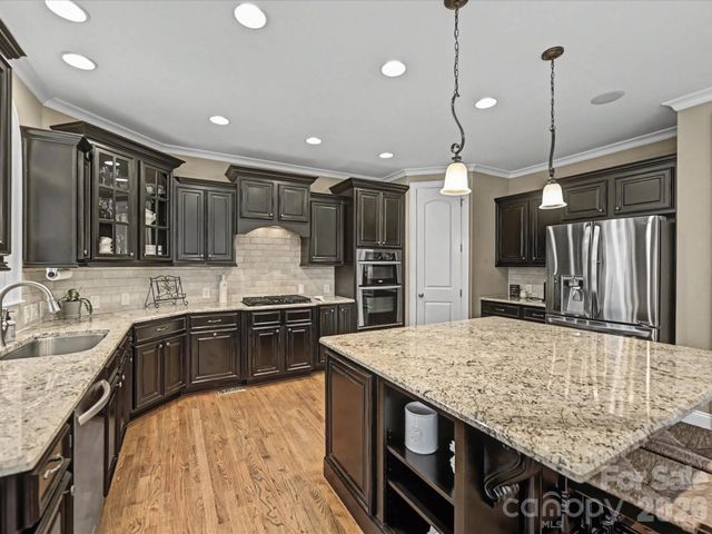 1005 Westbury Drive, Matthews, NC 28104