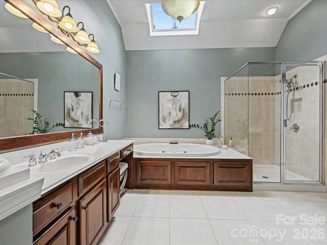 1005 Westbury Drive, Matthews, NC 28104