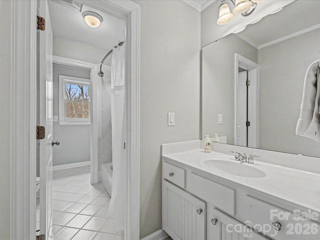 1005 Westbury Drive, Matthews, NC 28104