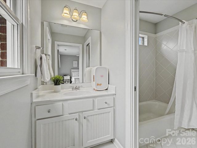 1005 Westbury Drive, Matthews, NC 28104