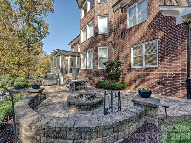 1005 Westbury Drive, Matthews, NC 28104