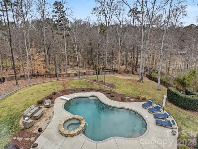 1005 Westbury Drive, Matthews, NC 28104