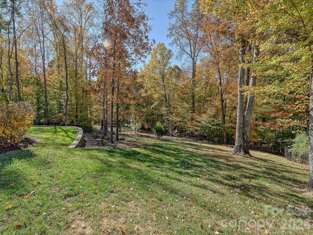 1005 Westbury Drive, Matthews, NC 28104