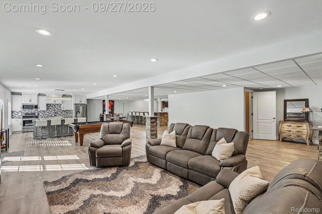 63746 Providence, Washington Township, MI 48095