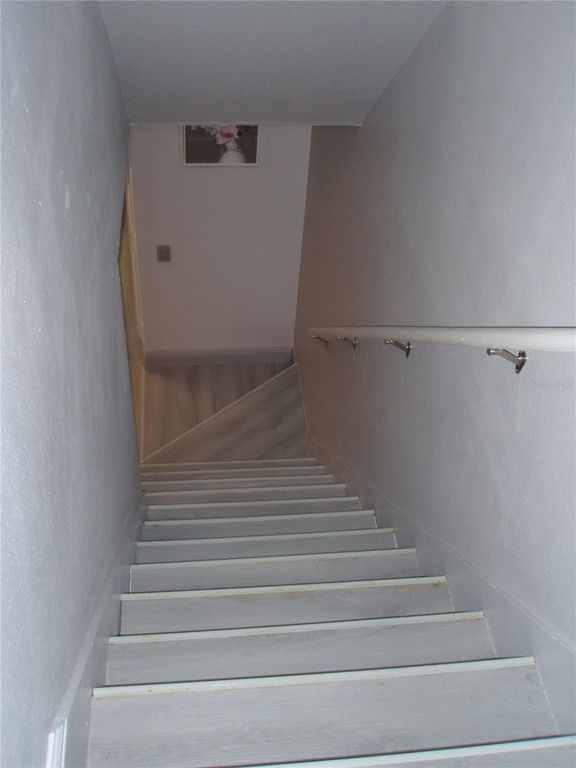 Image 13 of property listing at 6210 BAYSIDE KEY DRIVE, Tampa, FL 33615