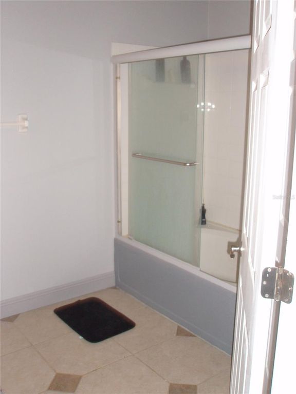 Image 18 of property listing at 6210 BAYSIDE KEY DRIVE, Tampa, FL 33615