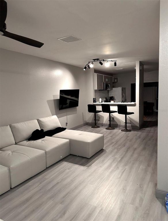 Image 3 of property listing at 6210 BAYSIDE KEY DRIVE, Tampa, FL 33615