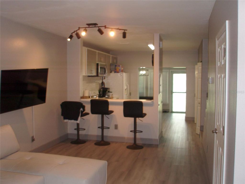 Image 7 of property listing at 6210 BAYSIDE KEY DRIVE, Tampa, FL 33615